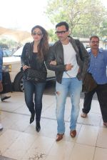 Kareena Kapoor, Saif Ali KHan snapped at airport  on 29th Jan 2016